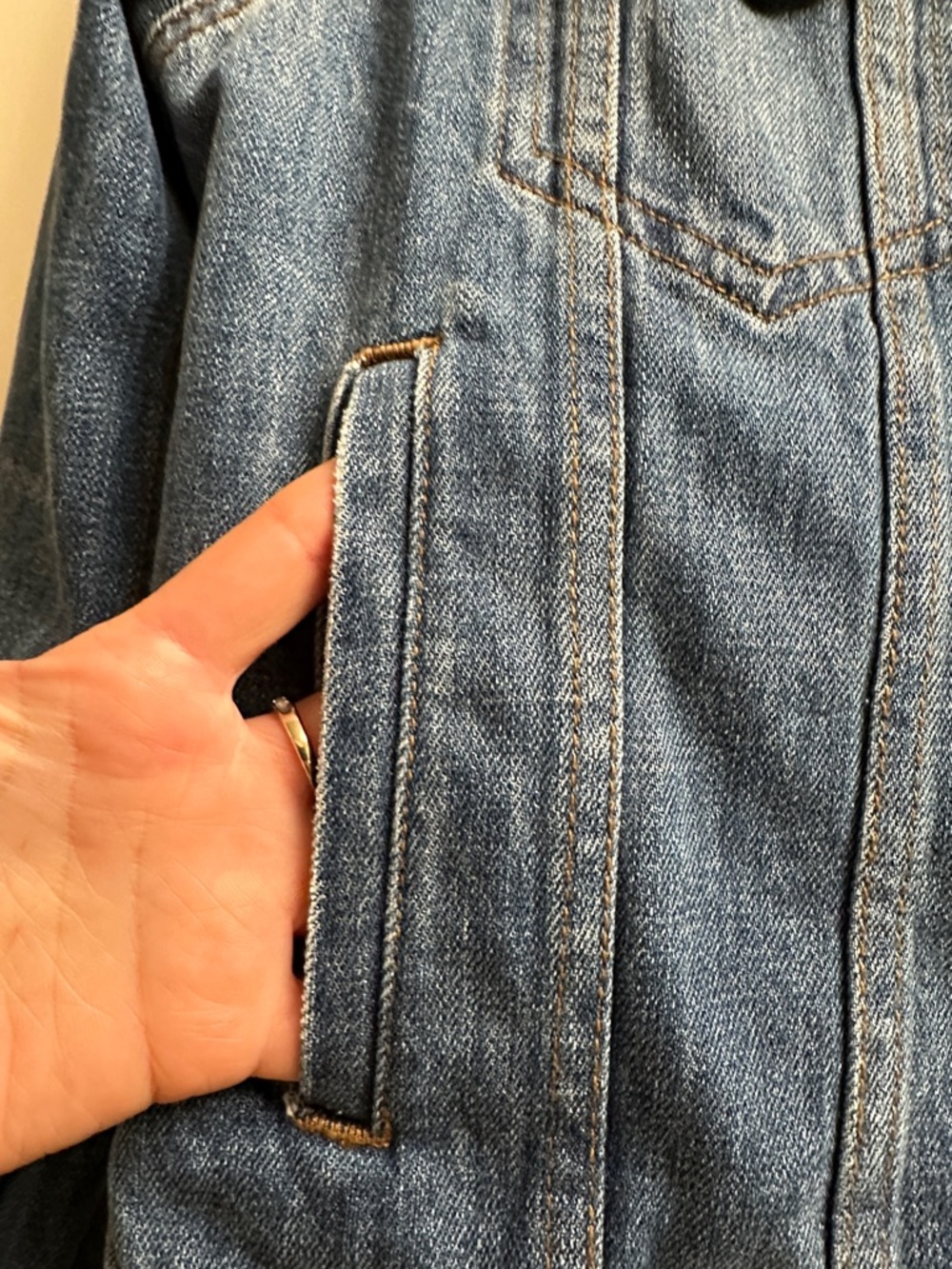 J. Crew Medium Blue Denim Jean Jacket.  Classic fit. - Picture 10 of 10